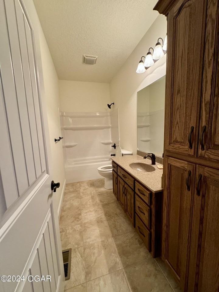 2731 Jefferson Ave - Photo 7 of 12