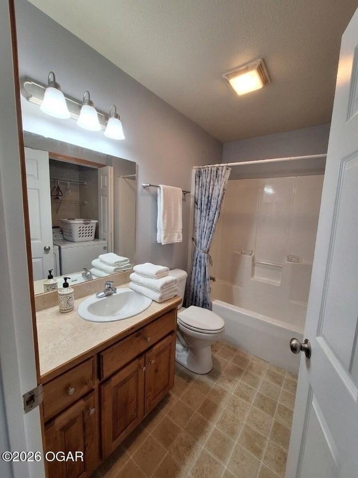 704 Bryton Ct - Photo 6 of 11