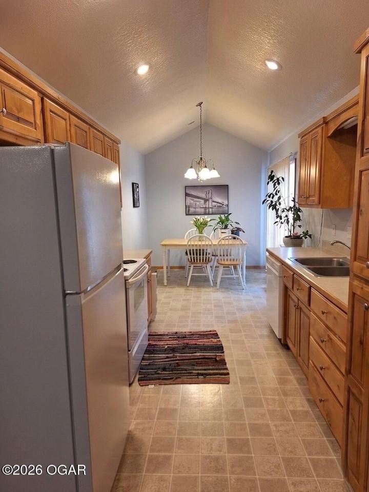 704 Bryton Ct - Photo 7 of 11