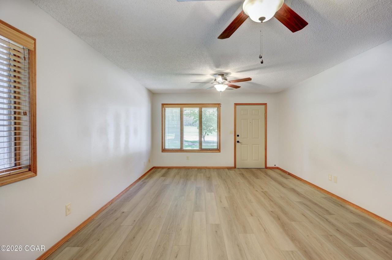 416 W Spring St #1 - Photo 3 of 22