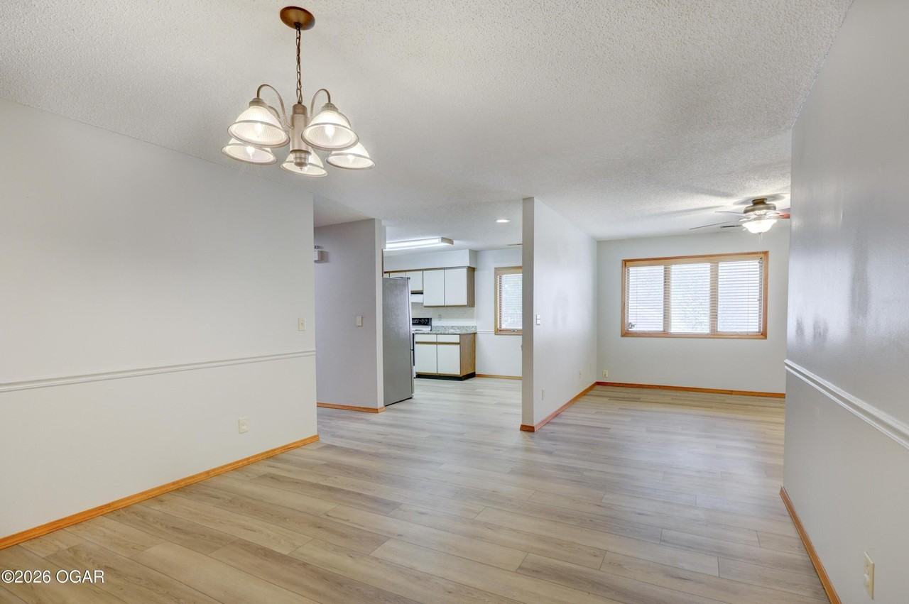 416 W Spring St #1 - Photo 5 of 22