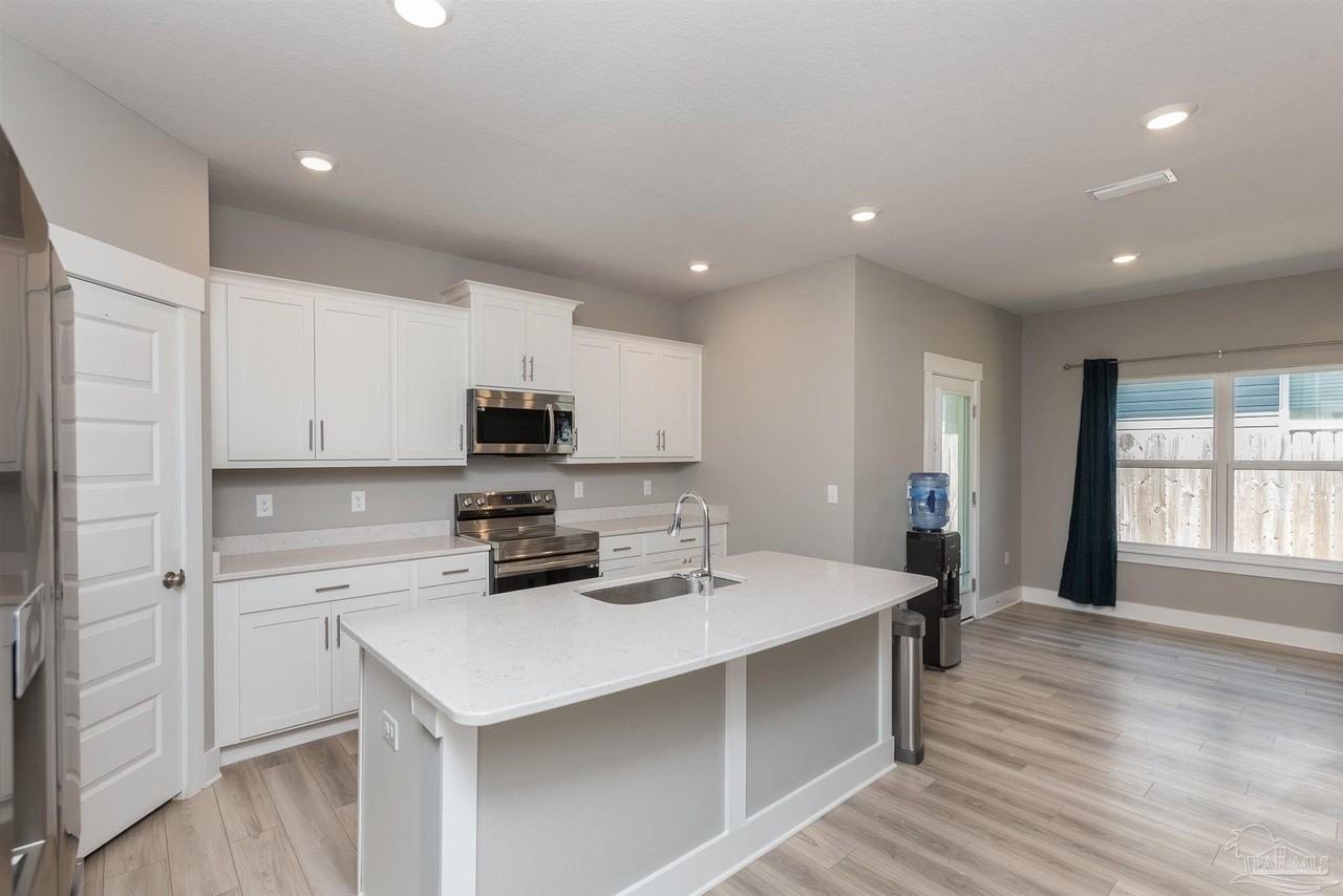 240 Camellia Dr - Photo 6 of 27