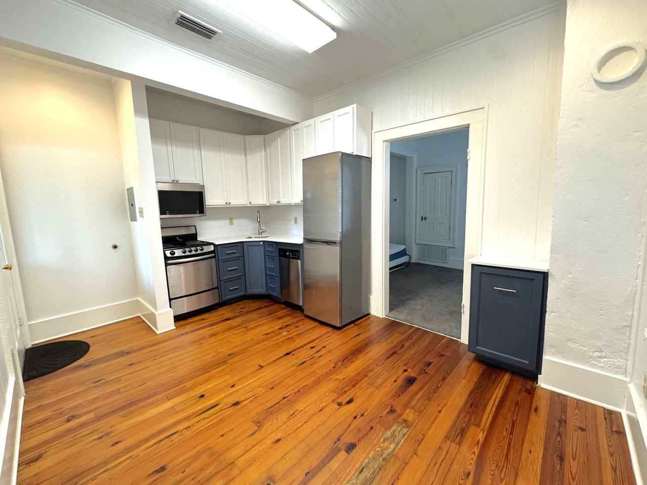 808 Dauphin St - Photo 6 of 18