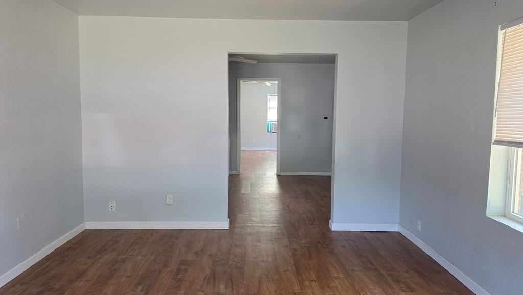 1103 N Carrizo St #B - Photo 2 of 7