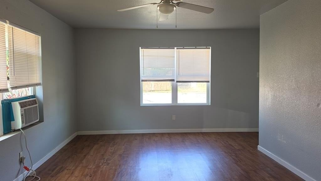 1103 N Carrizo St #B - Photo 3 of 7