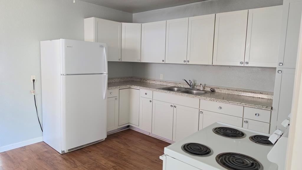 1103 N Carrizo St #B - Photo 5 of 7