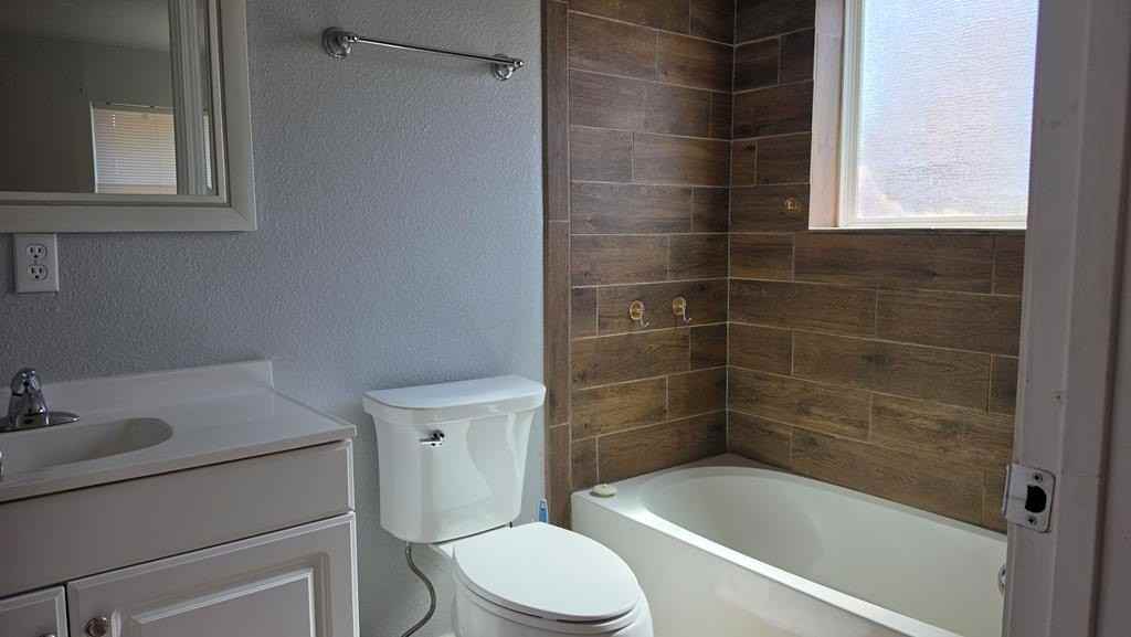 1103 N Carrizo St #B - Photo 7 of 7