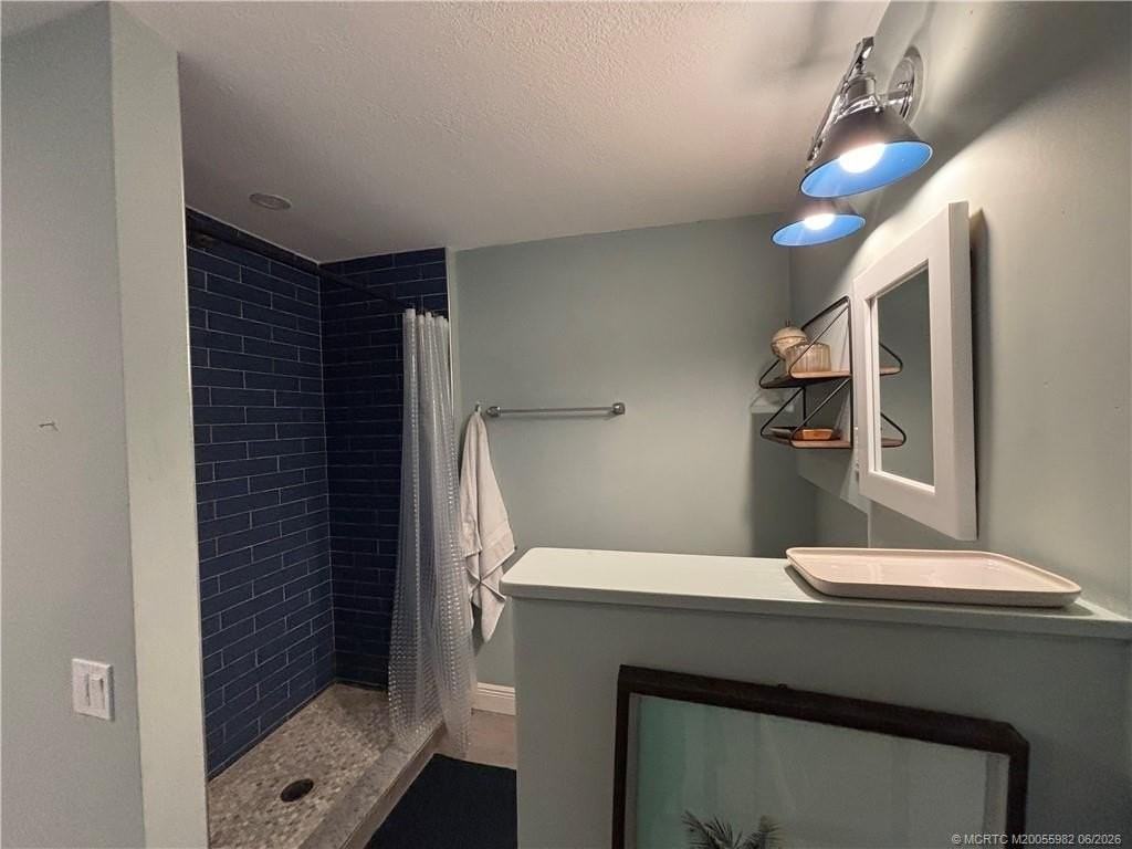 1074 Ne Orange Ave - Photo 2 of 4