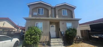 featured image of 831 E 80th St