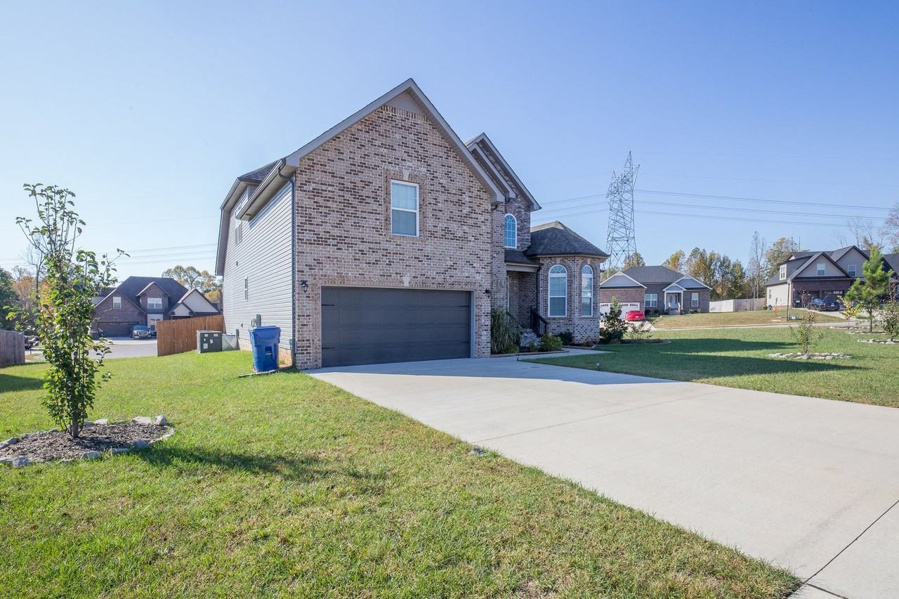 144 Thomas Traylor Ln - Photo 4 of 39
