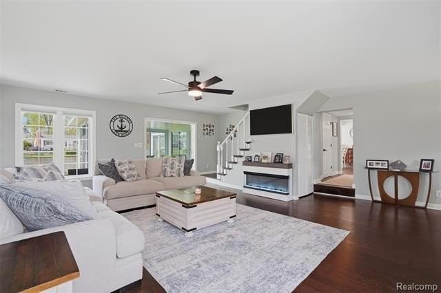 2299 Kingston St - Photo 6 of 44