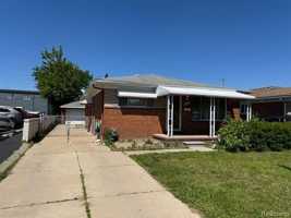 featured image of 8847 Woodbine