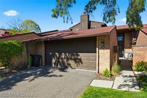 featured image of 3961 Chablis St