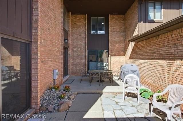 3961 Chablis St - Photo 2 of 50