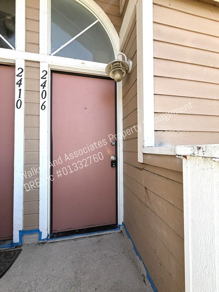 2406 Village Grn #1 - Photo 4 of 14
