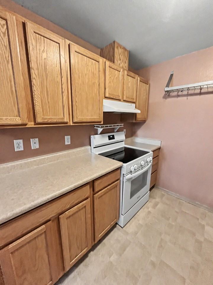 1405 W 27th Ave #1 - Photo 3 of 7