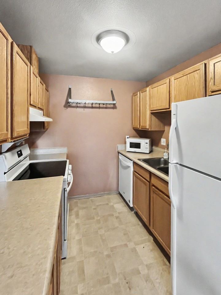 1405 W 27th Ave #1 - Photo 4 of 7