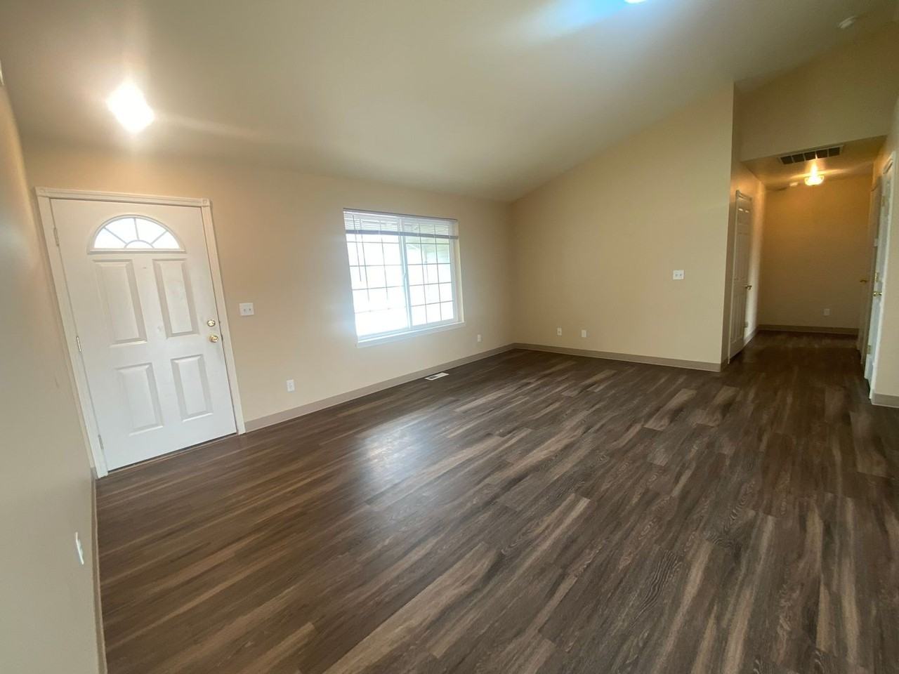 2217 N Abbey Glen Ct - Photo 3 of 38