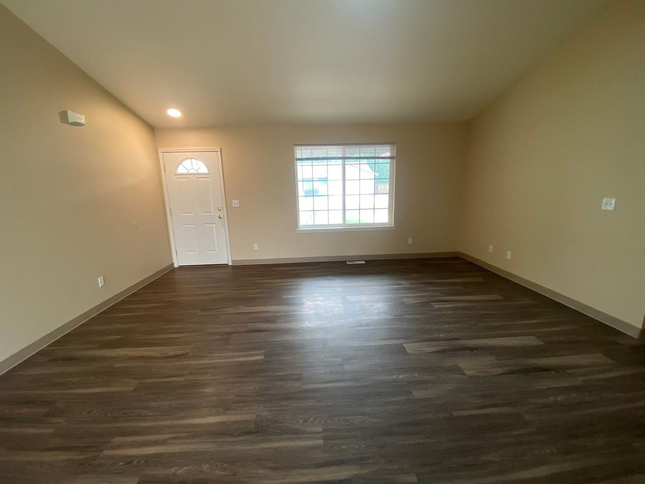 2217 N Abbey Glen Ct - Photo 5 of 38