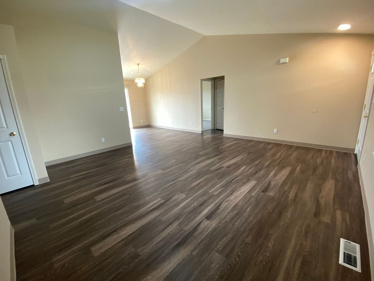 2217 N Abbey Glen Ct - Photo 6 of 38