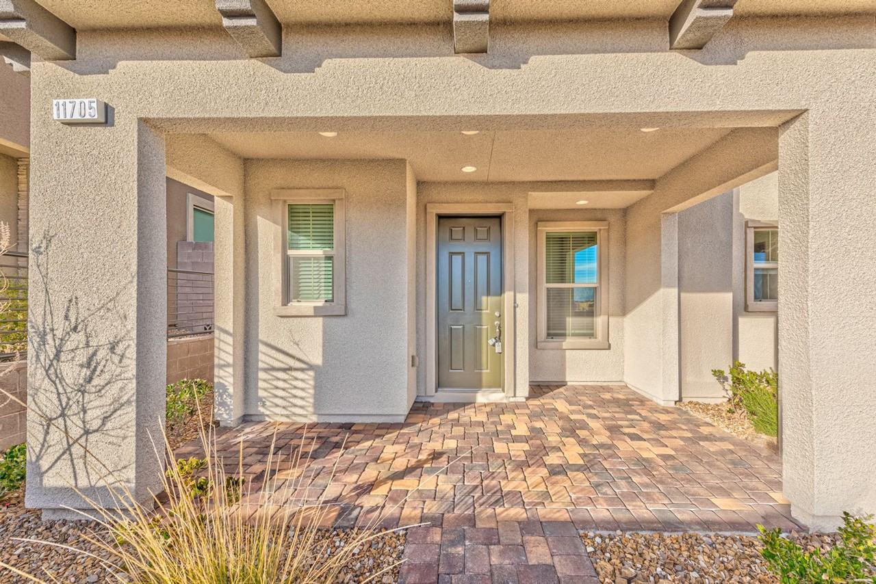 11705 Redwood Mountain Ave - Photo 3 of 23