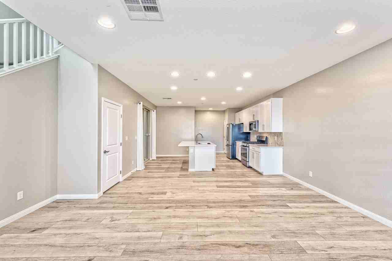 11705 Redwood Mountain Ave - Photo 4 of 23