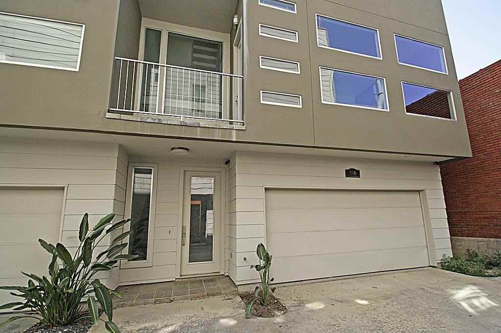 906 Hutchins St - Photo 3 of 32