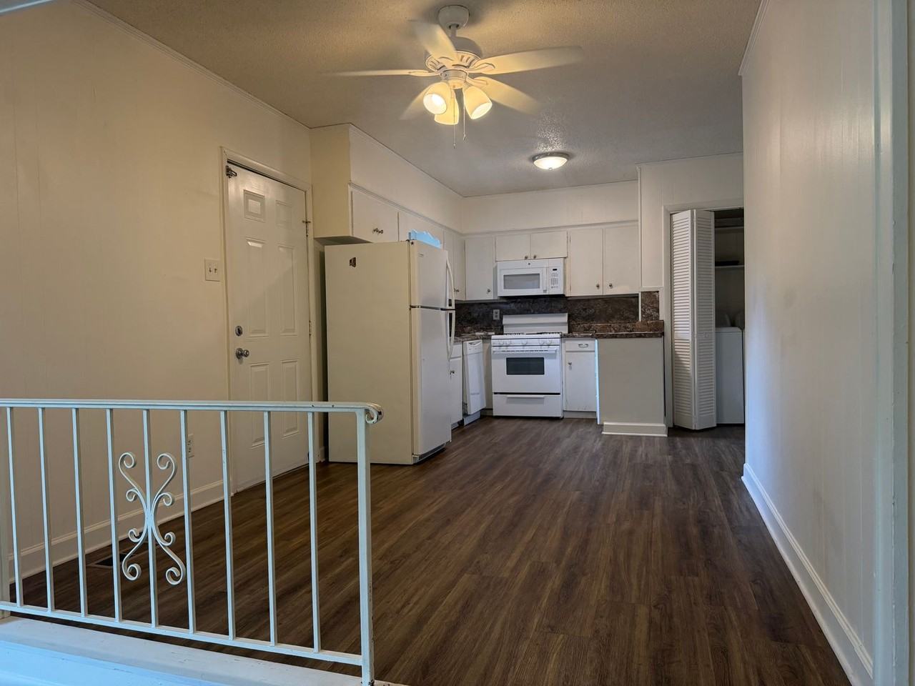 5423 B St - Photo 4 of 15