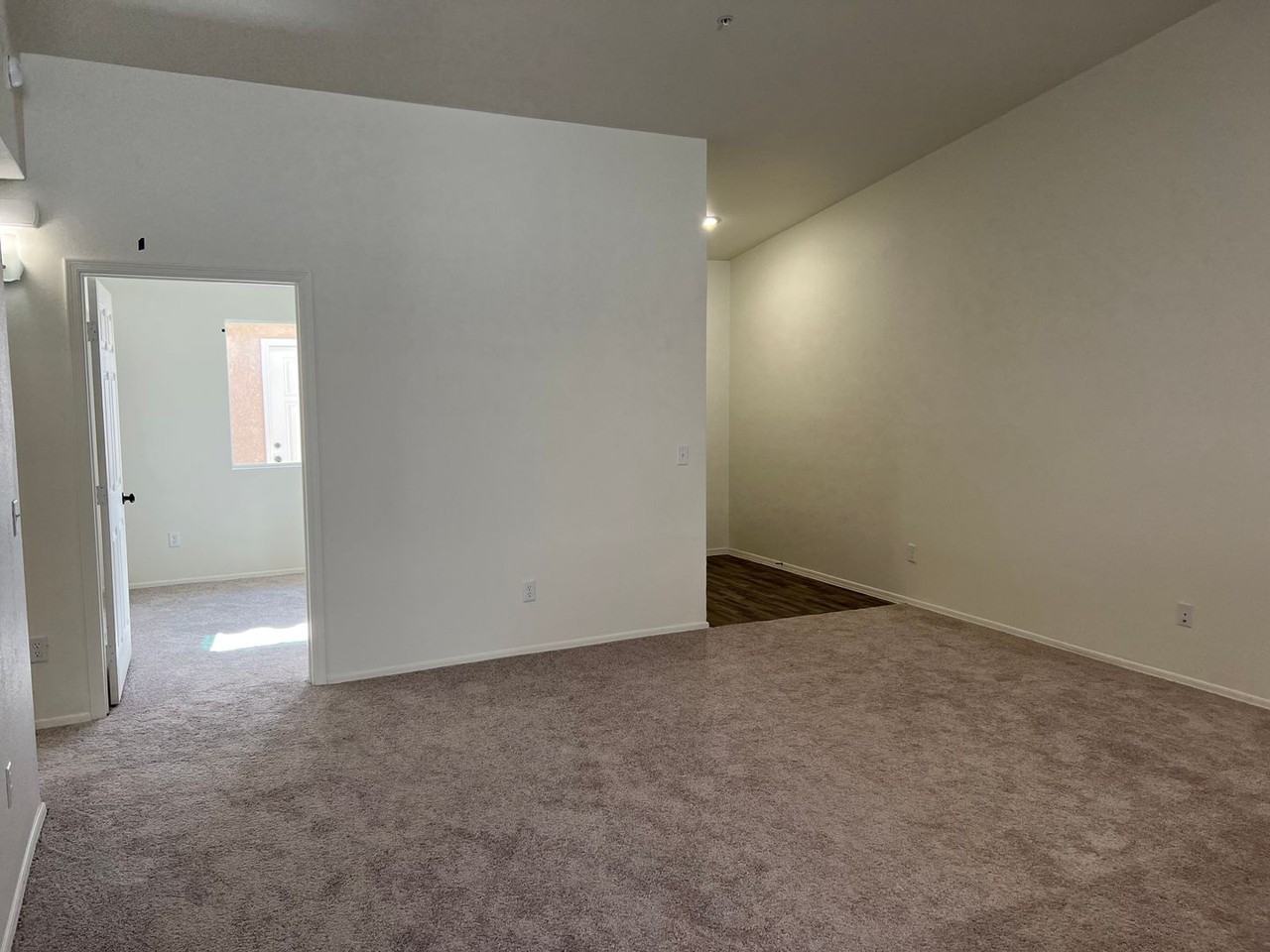 7394 E 38th St - Photo 3 of 20