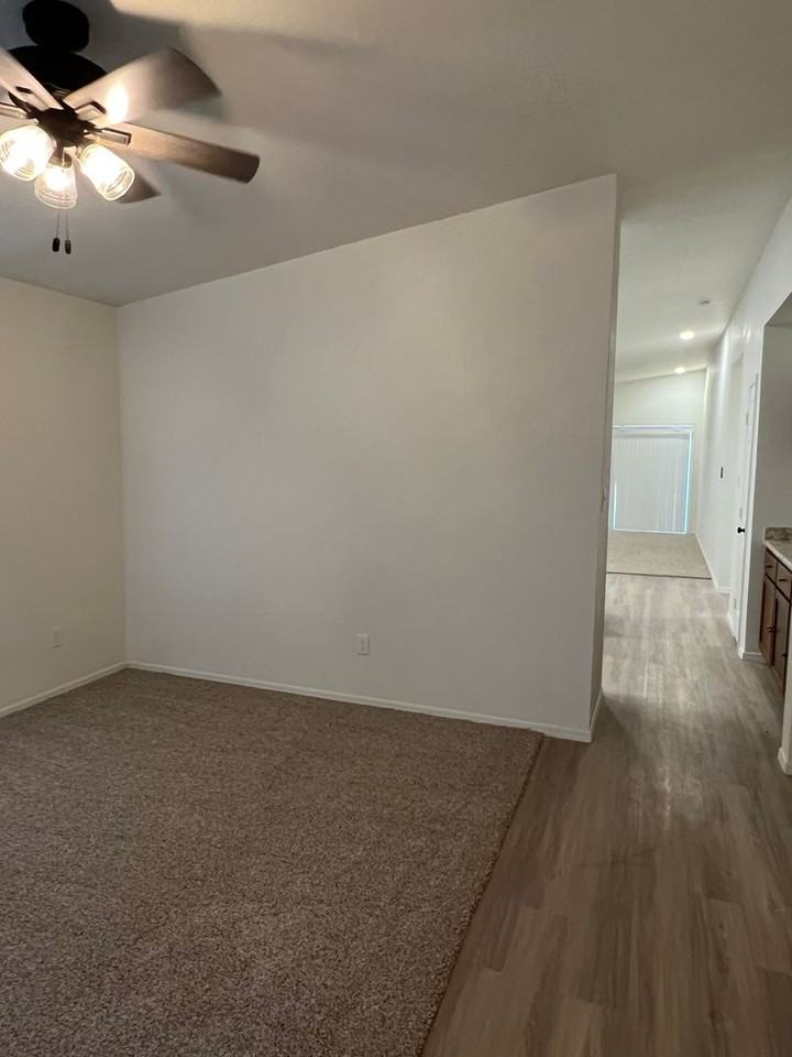 4423 S Buckthorn Dr - Photo 4 of 30