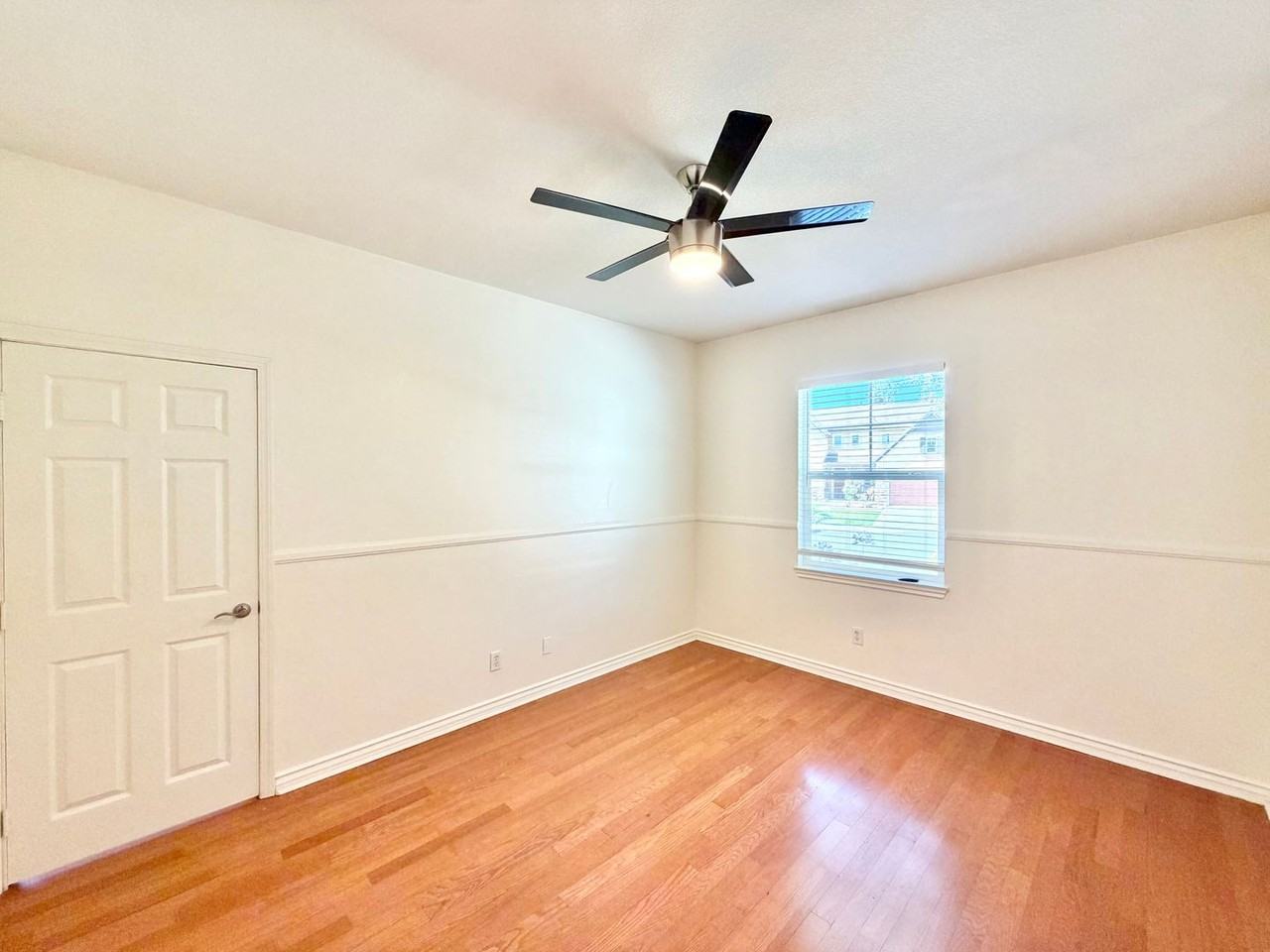 35824 Red Bluff Pl - Photo 5 of 42
