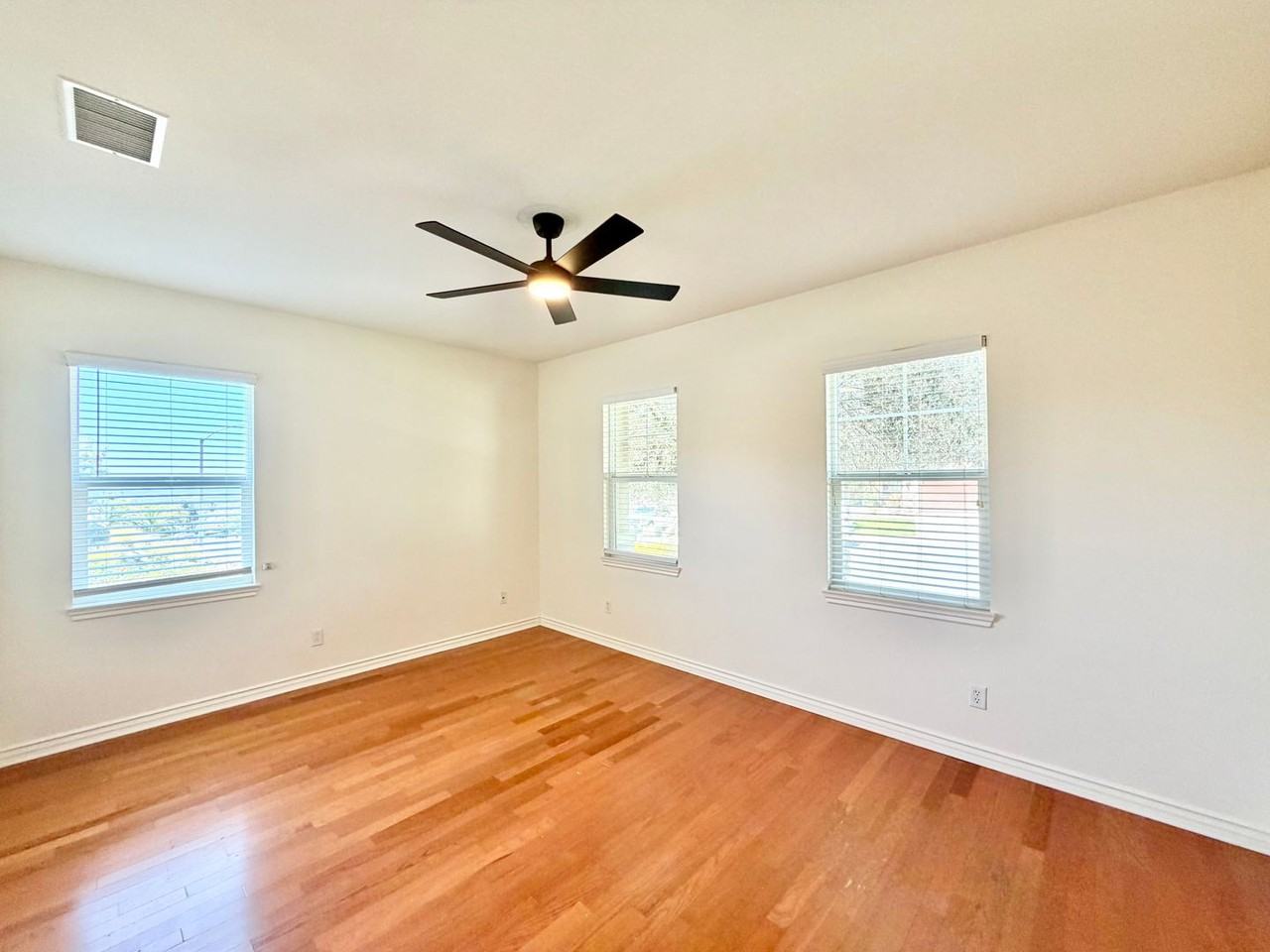 35824 Red Bluff Pl - Photo 7 of 42