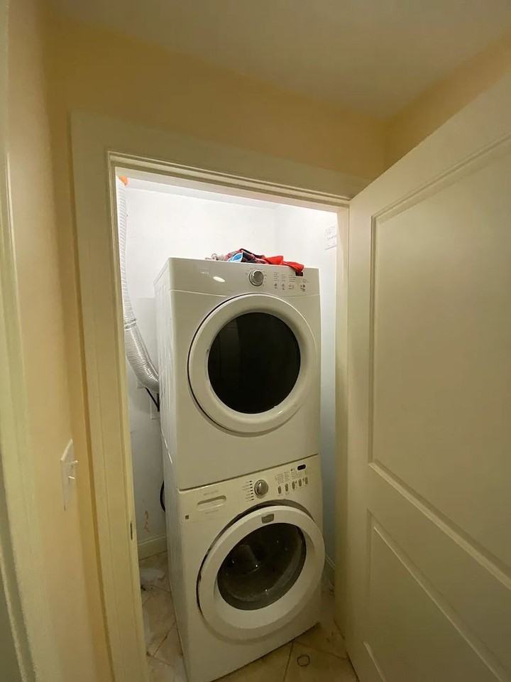 8 Sparhawk St - Photo 4 of 27