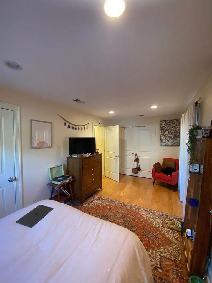 8 Sparhawk St - Photo 5 of 27