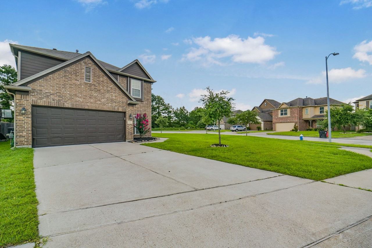 10502 Chestnut Path Way - Photo 2 of 45