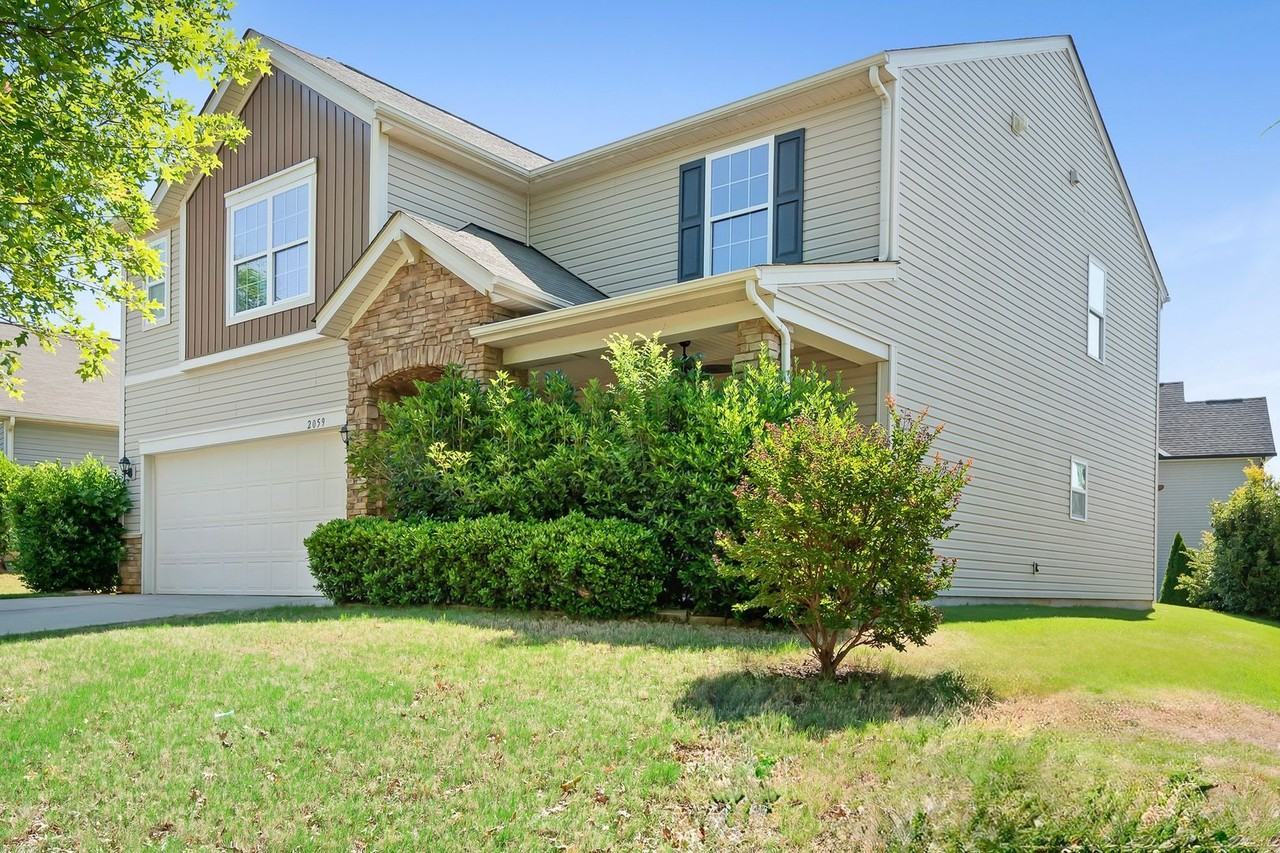 2059 Blue Iris Dr - Photo 2 of 46
