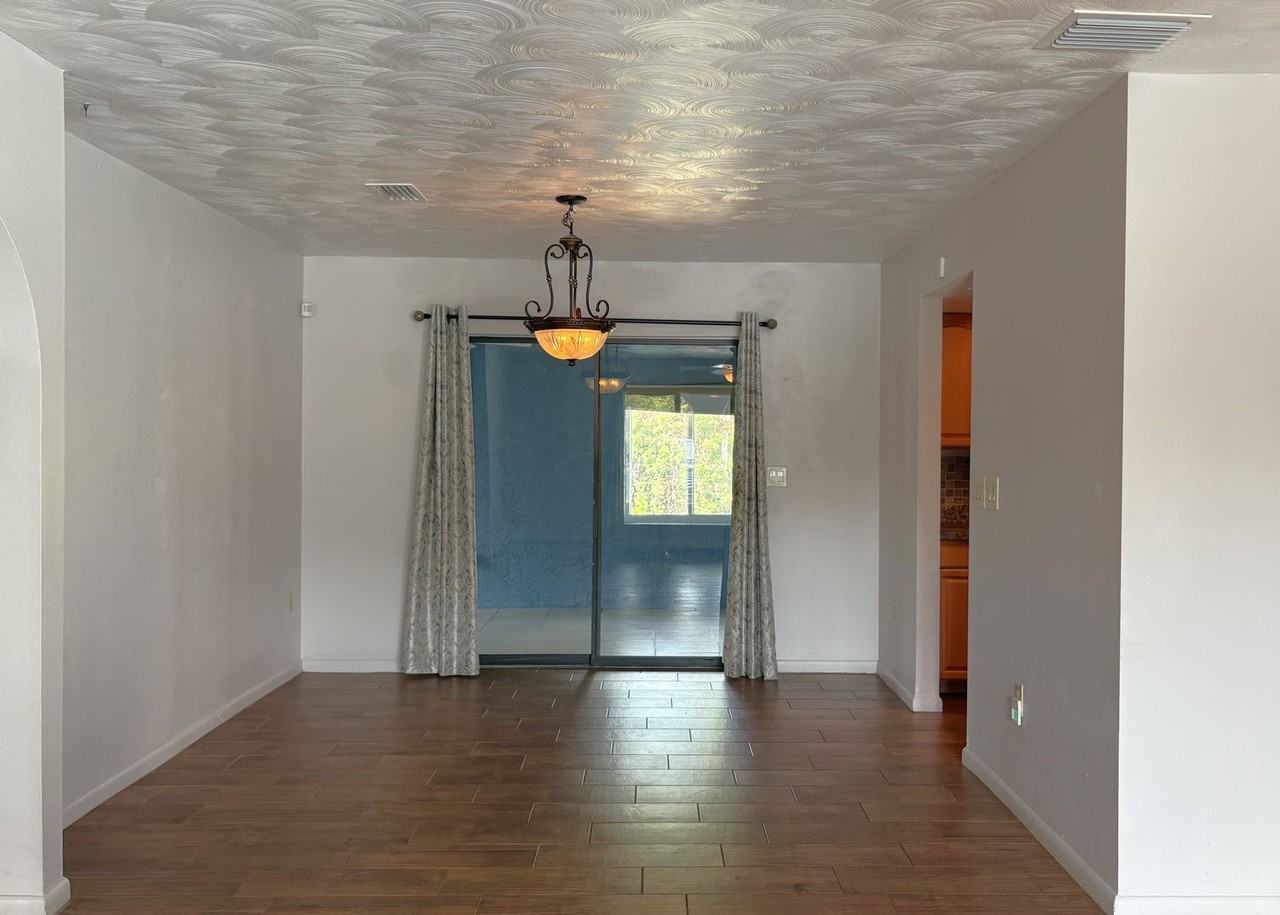 2211 Hardey St - Photo 4 of 18