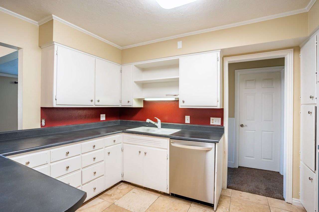 542 N 150 E, Orem, UT 84059 - Photo 2 of 23