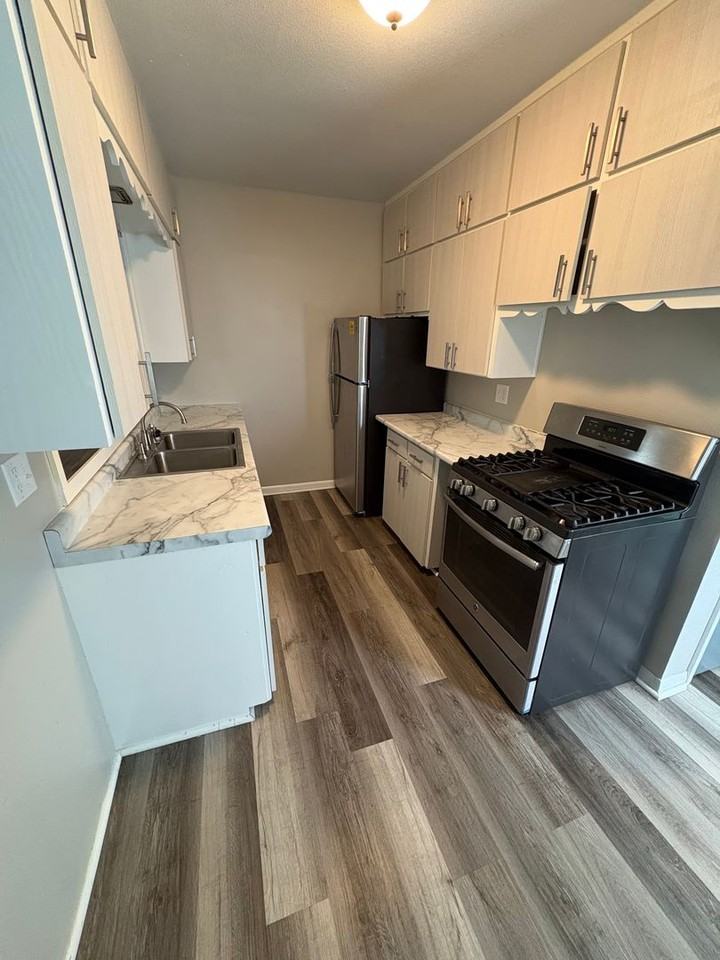 747 Boston Ave - Photo 7 of 9