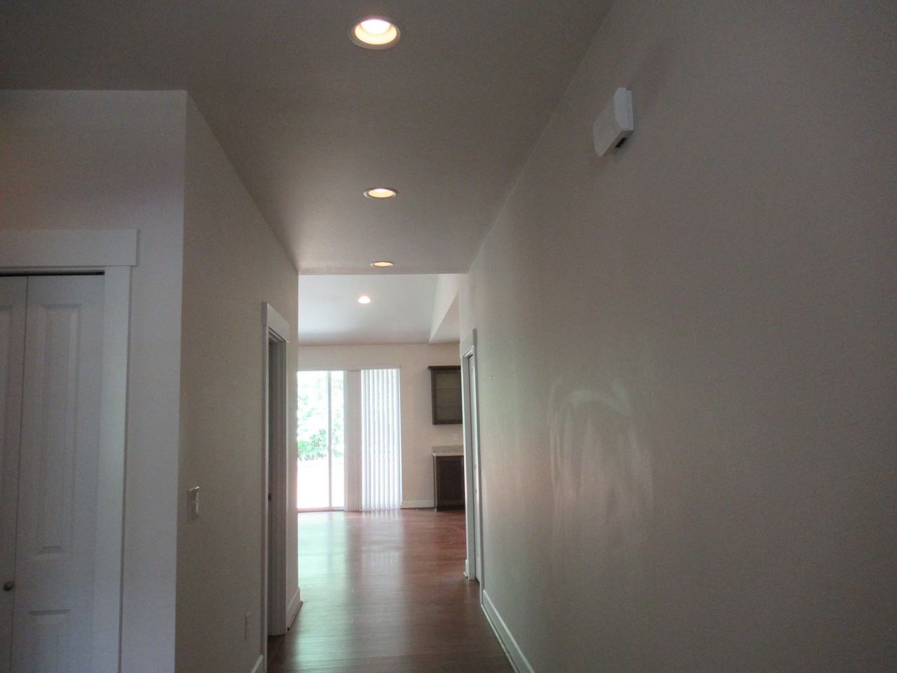 1652 Se 12th St - Photo 3 of 19