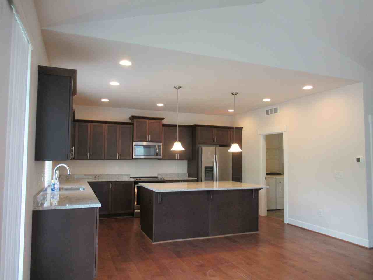 1652 Se 12th St - Photo 6 of 19