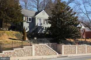 221 Dale Dr - Photo 1 of 1