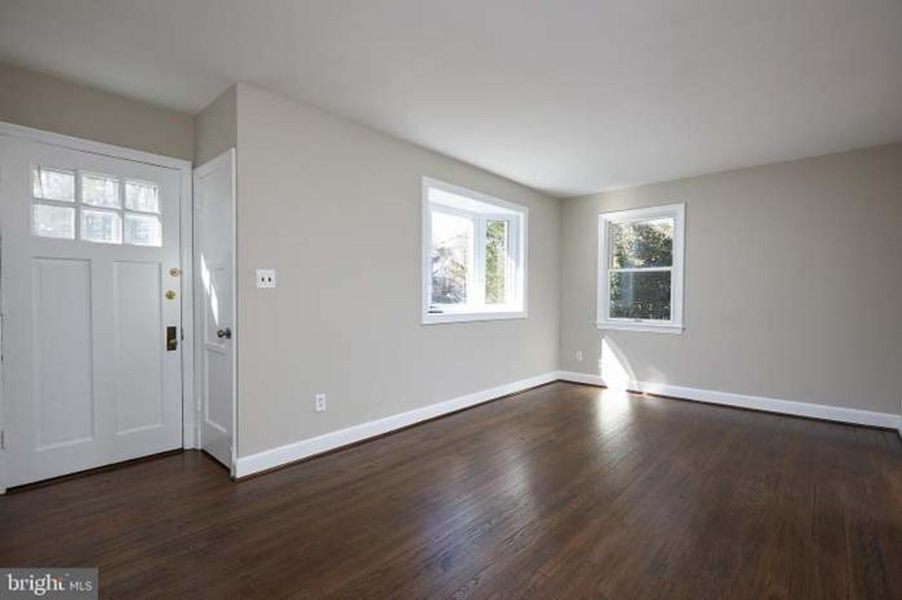 221 Dale Dr - Photo 2 of 35