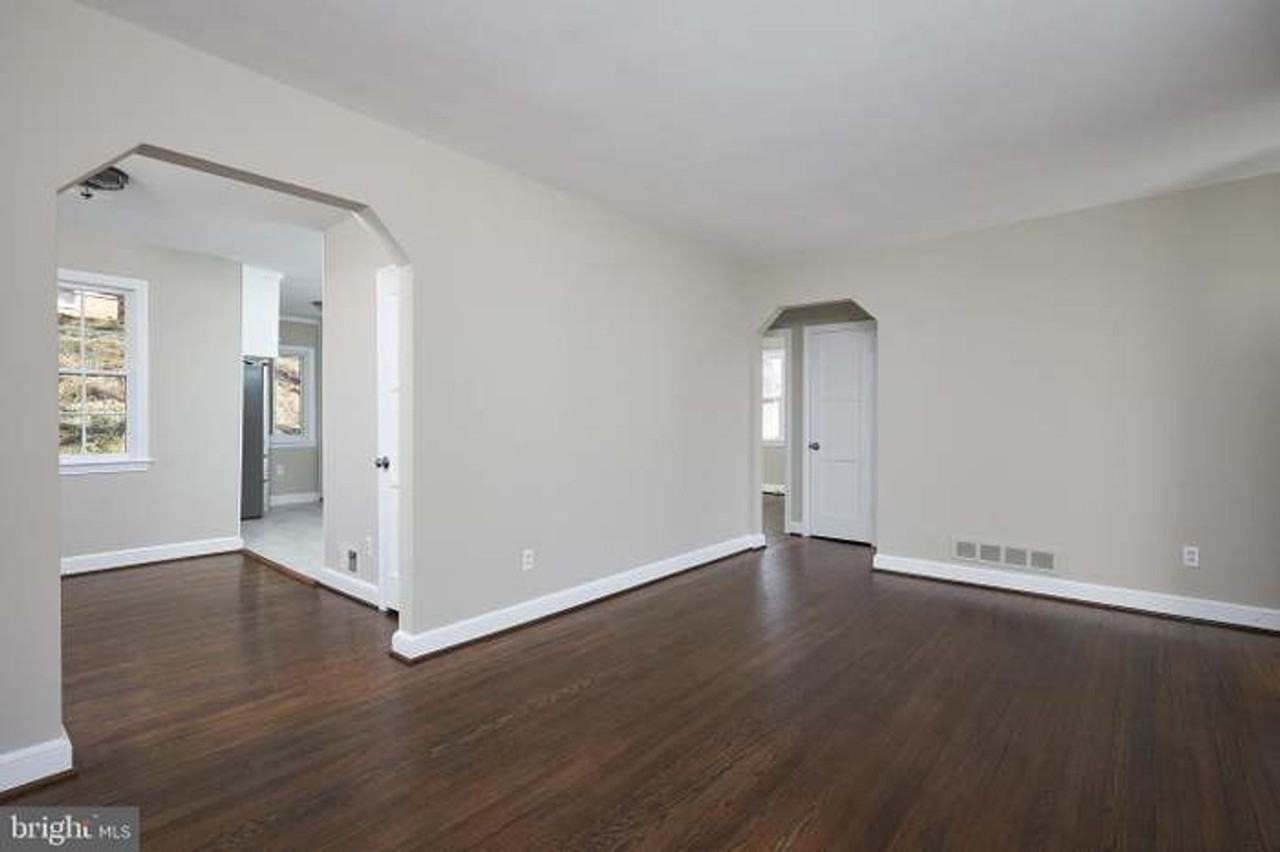 221 Dale Dr - Photo 4 of 35
