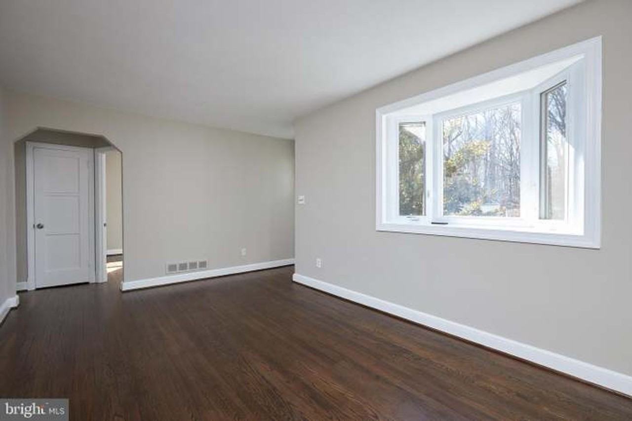 221 Dale Dr - Photo 5 of 35