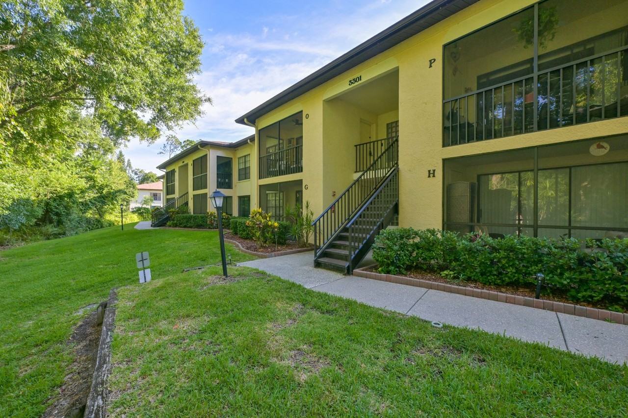 3301 Crystal Ct E #O - Photo 3 of 35