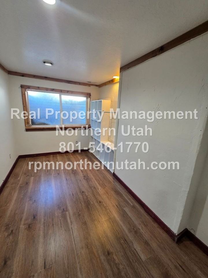 2784 S 850 W - Photo 5 of 24