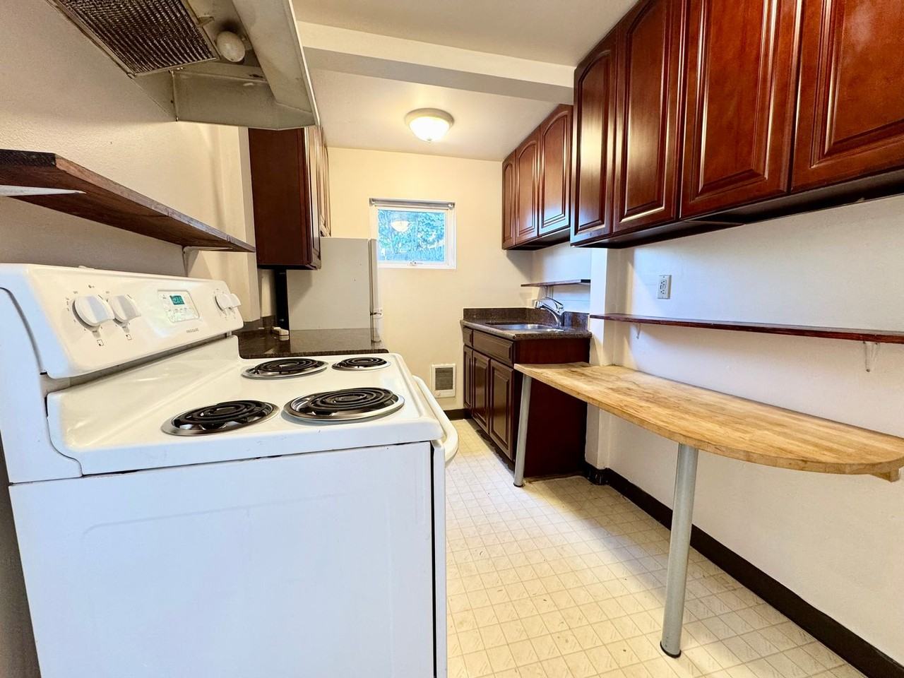 3649 1/2 23rd Ave W - Photo 5 of 8
