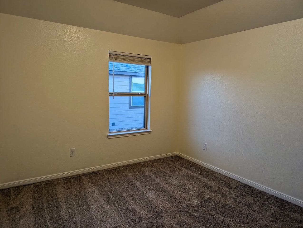 5206 Gerent Ln - Photo 7 of 26