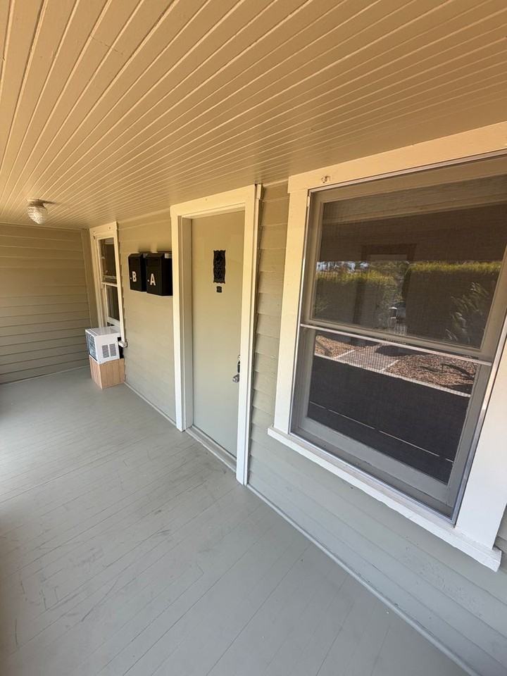 4837 Schuyler Ave - Photo 4 of 22